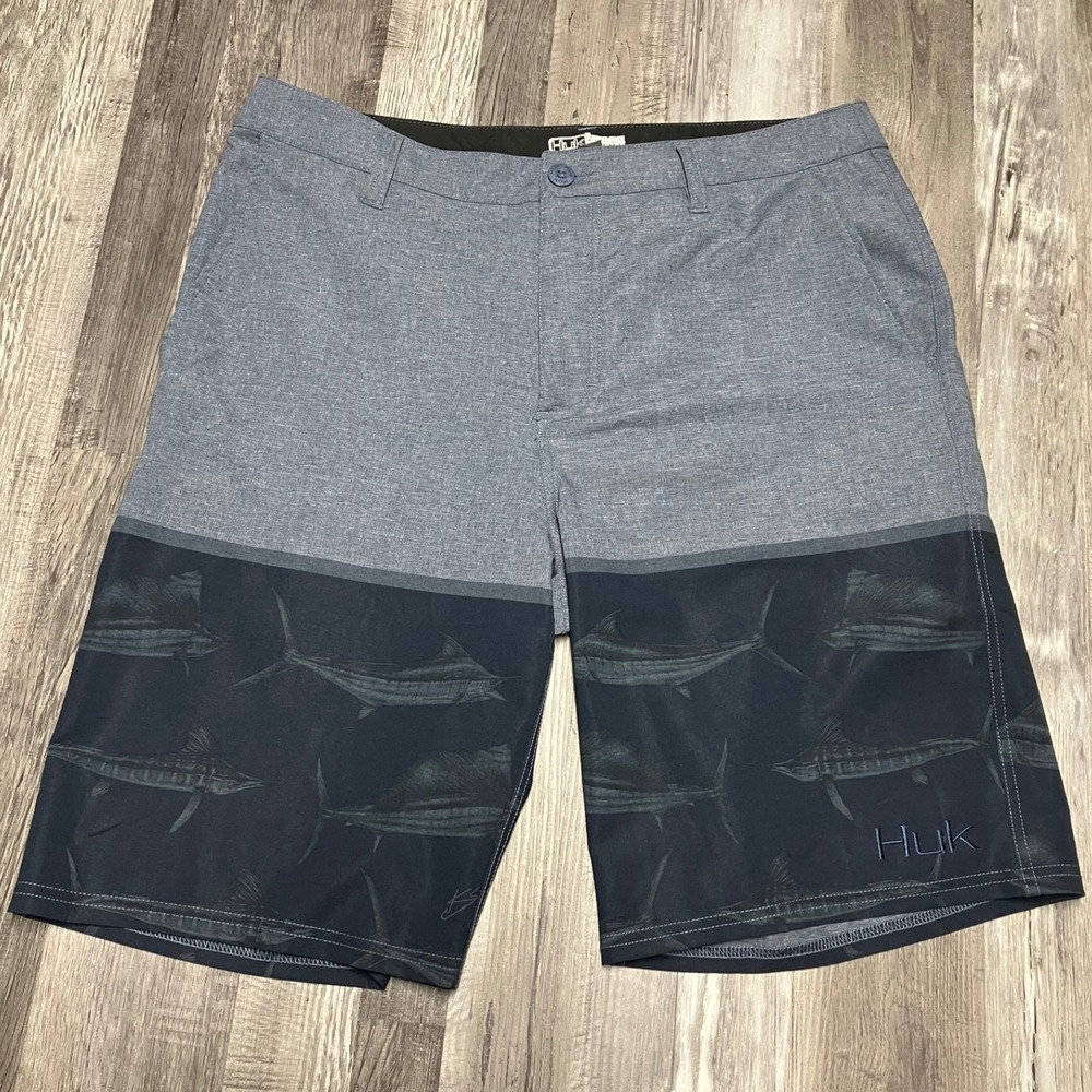 Huk Performance Fishing Mens 36 Hybrid Shorts Grey Navy Blue Marlin Sailfish